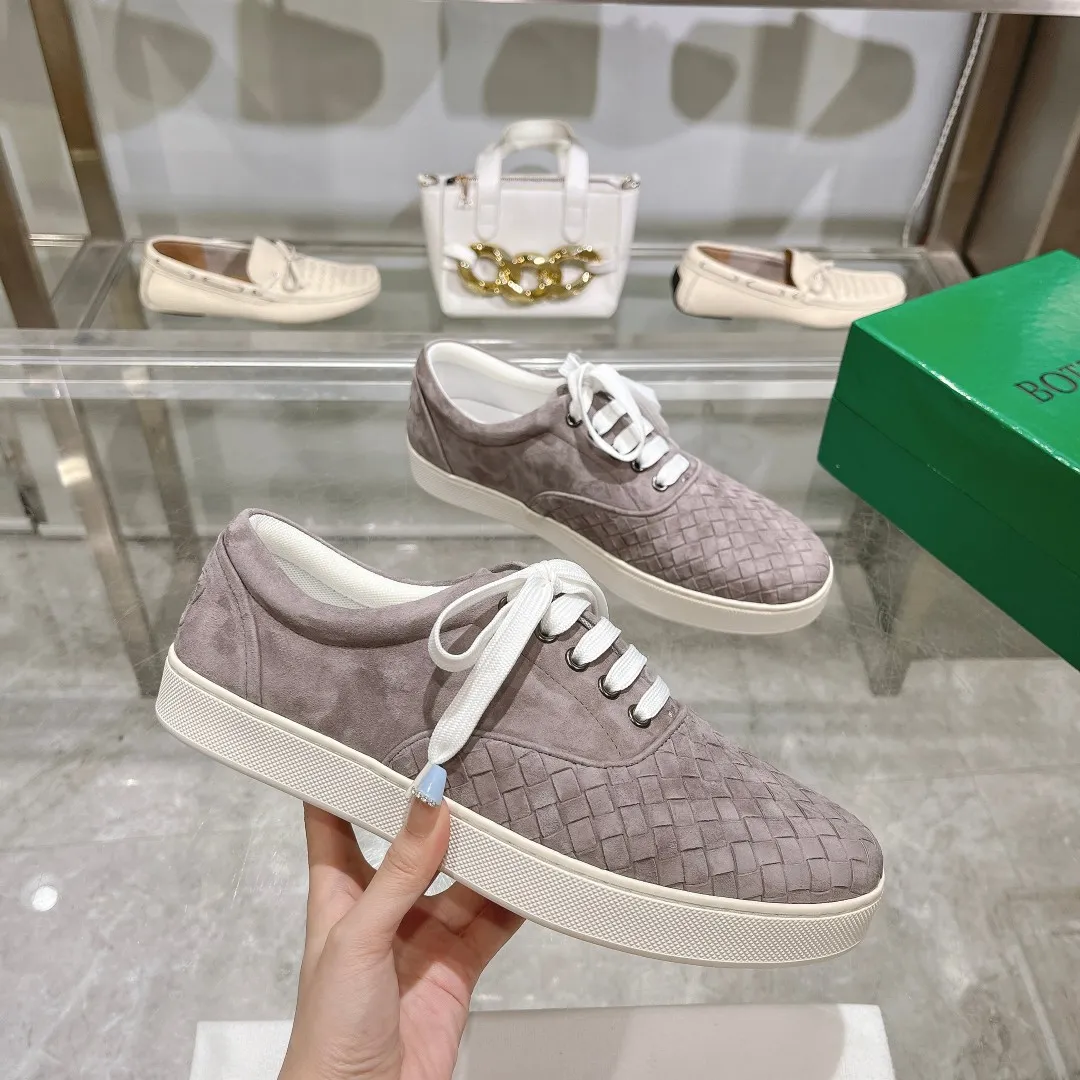 [BV] Top P: 740💰Size for couples: 35-44 (Female 40, Male 38 45, custom-made and non-returnable) Bottega Veneta classic woven strap casual shoes are made of imported high-quality materials, [Rose][Rose]! Purely hand-woven and operated, the original board is reproduced one-to-one! quality assurance!